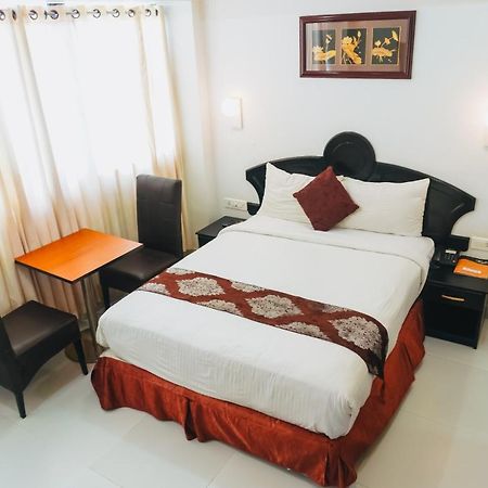 Chothys Park Hotel Thiruvananthapuram Exterior foto